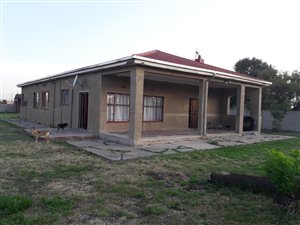 4 Bed House in Jameson Park