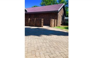 3 Bedroom House in Wierda Park