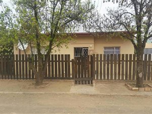2 Bed House in Noupoort