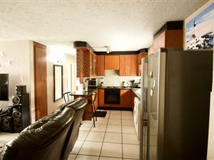 2 Bedroom Townhouse in Bryanston West