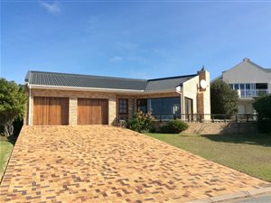 4 Bed House in Jongensfontein