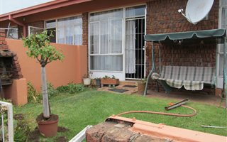 1 Bedroom Townhouse in Hermanstad