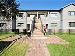 3 Bed Apartment in Rynfield