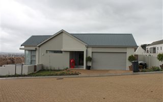 3 Bedroom House in Meerhof Estate