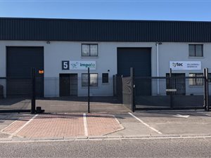 275 m² Industrial space in Airport Industria