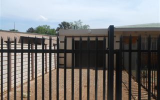 1 Bedroom Garden Cottage in Vanderbijlpark CW1