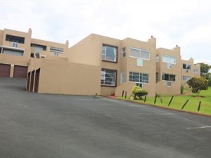 2 Bed Townhouse in Uvongo