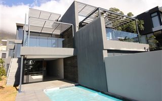 4 Bedroom Townhouse in Camps Bay