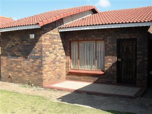 2 Bed House in Duduza