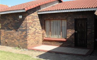 2 Bedroom House in Duduza