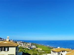 3 Bed Townhouse in Pinnacle Point Golf Estate