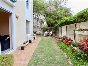 2 Bed Apartment in Claremont