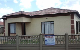 4 Bedroom House in Bonanne