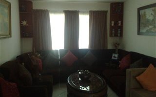 3 Bedroom Townhouse in Midridge Park