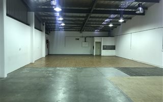 379 m² Industrial space in Airport Industria