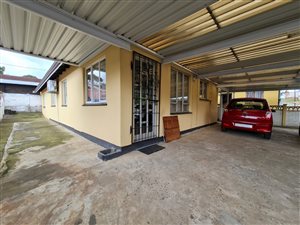 3 Bed House in Newlands West