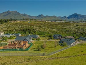 649 m² Land available in Kraaibosch