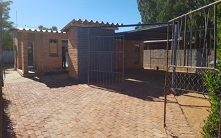 2 Bedroom House in Roodepan