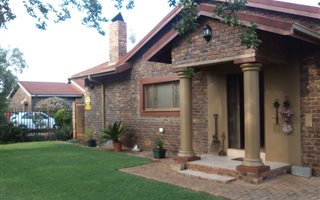 4 Bedroom House in Dennesig