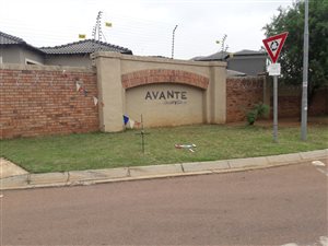 600 m² Land available in The Orchards