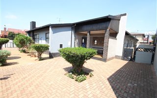 4 Bedroom House in Actonville