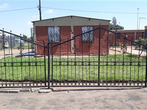1 Bed House in Bophelong