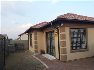 2 Bed House in Vanderbijlpark CE3