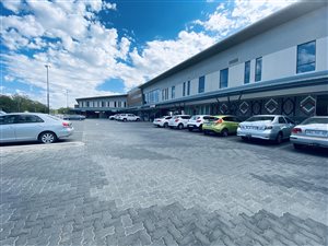 593 m² Commercial space in Die Wilgers