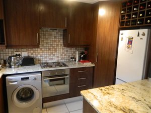 2 Bed Apartment in Moreleta Park