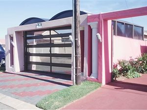 2 Bed House in Savanna City
