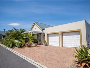 3 Bed House in Schonenberg Estate