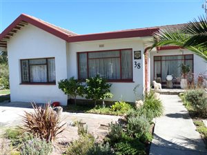 3 Bed House in Strand North