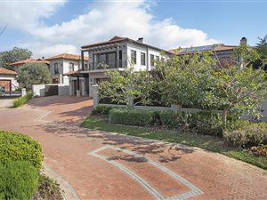 5 Bed House in Eversdal Heights