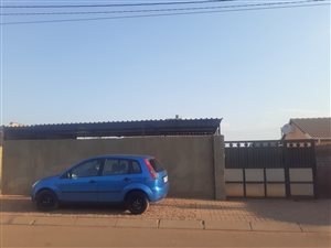 2 Bed House in Protea Glen