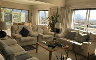 1 Bedroom Apartment in Lakeside