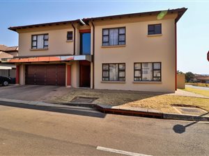 4 Bed House in Monavoni