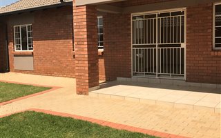 3 Bedroom Simplex in Monavoni