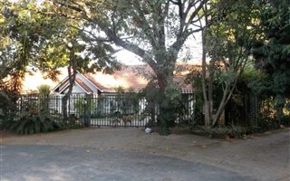 5 Bedroom House in Parkville