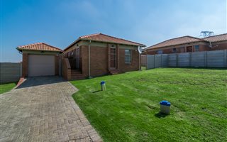 3 Bedroom House in Blue Hills