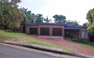 4 Bedroom House in Zwartkop