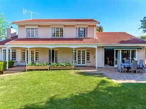 4 Bed House in Montclair