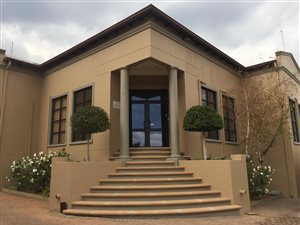 881 m² Commercial space in Irene