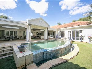 4 Bed House in Dainfern Golf Estate