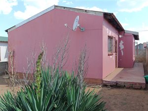 3 Bed House in Lakeside
