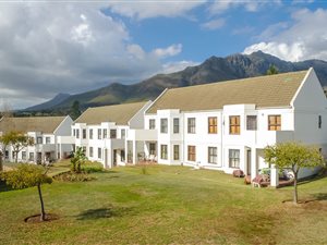 3 Bed Apartment in Paradyskloof