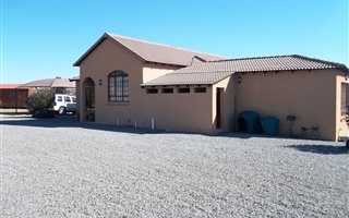 3 Bedroom House in Blue Saddle Ranches