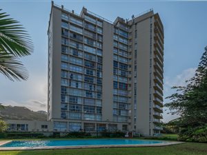 1.5 Bed Apartment in Compensation Beach