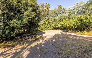 966 m² Land available in Wellington Central