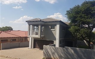 5 Bedroom House in Ben Fleur