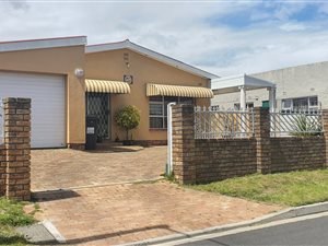 3 Bed House in Kensington